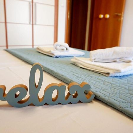 Piraeus Bright Apt Bagian luar foto