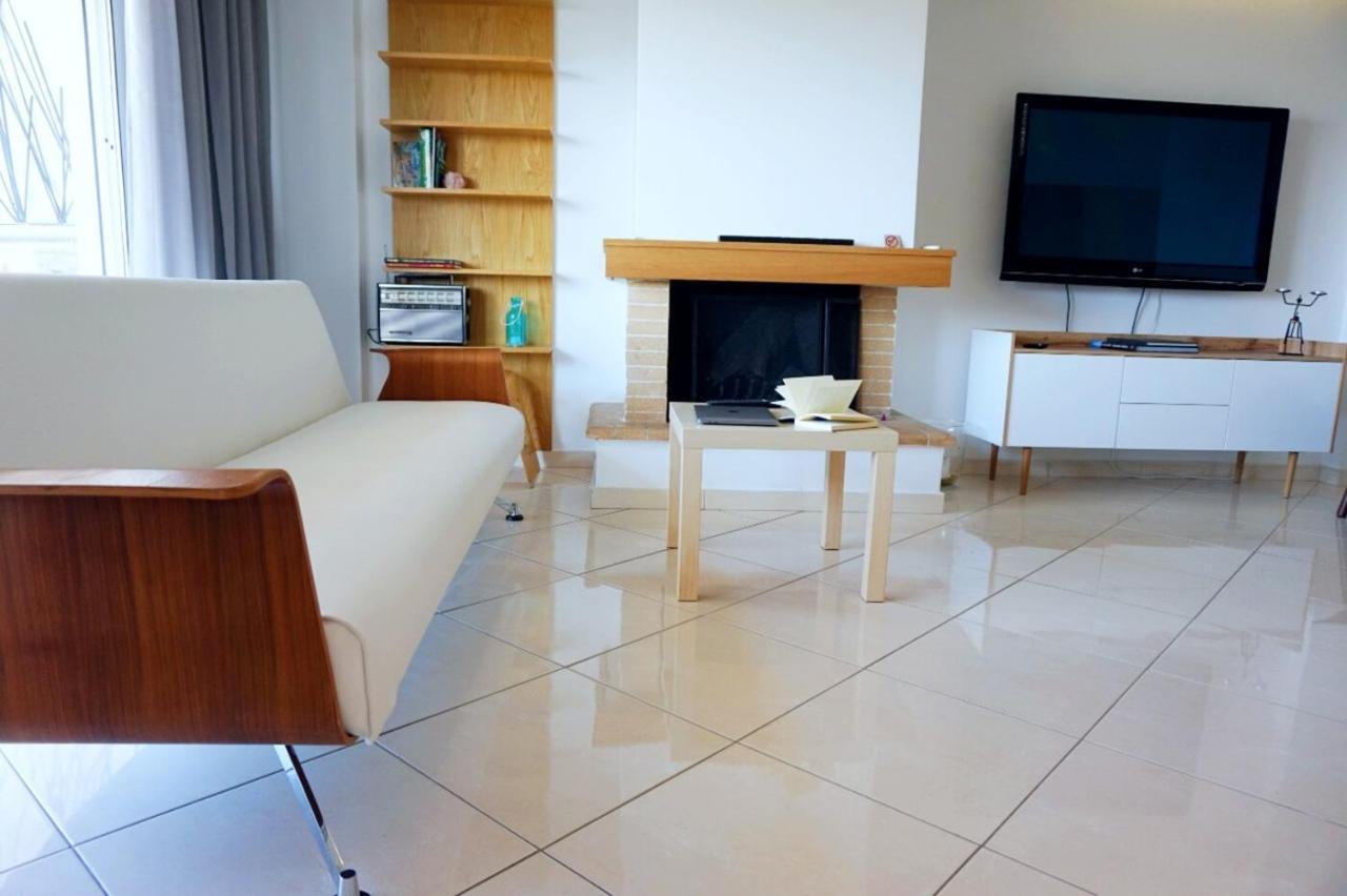 Piraeus Bright Apt Bagian luar foto